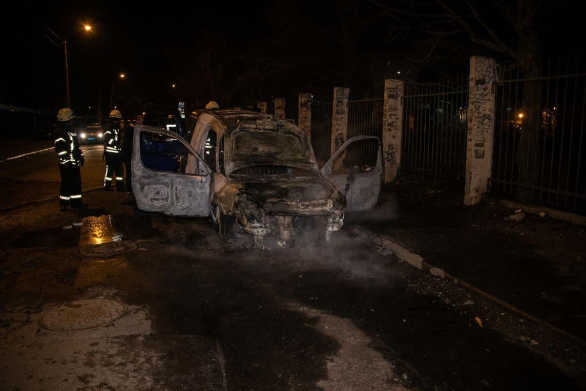 Сгорел автомобиль