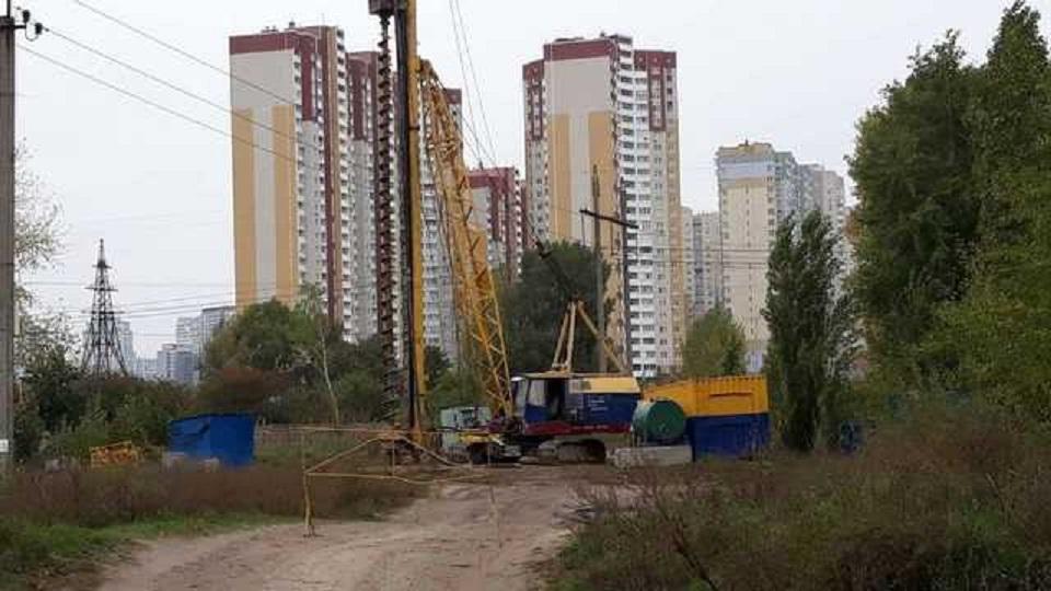 Осокорки, строительство