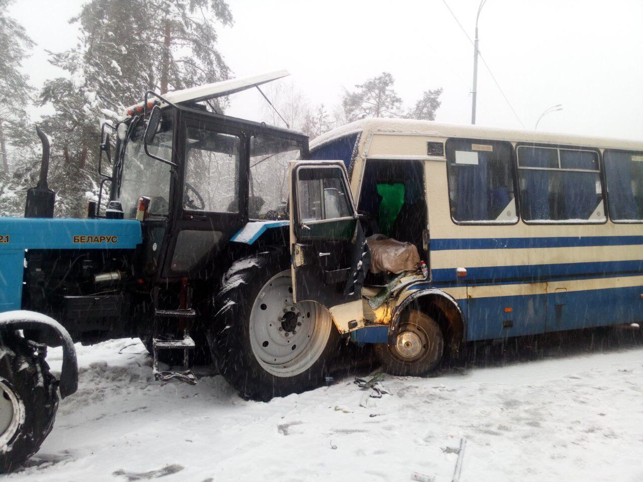 ДТП, маршрутка, бревна, трактор