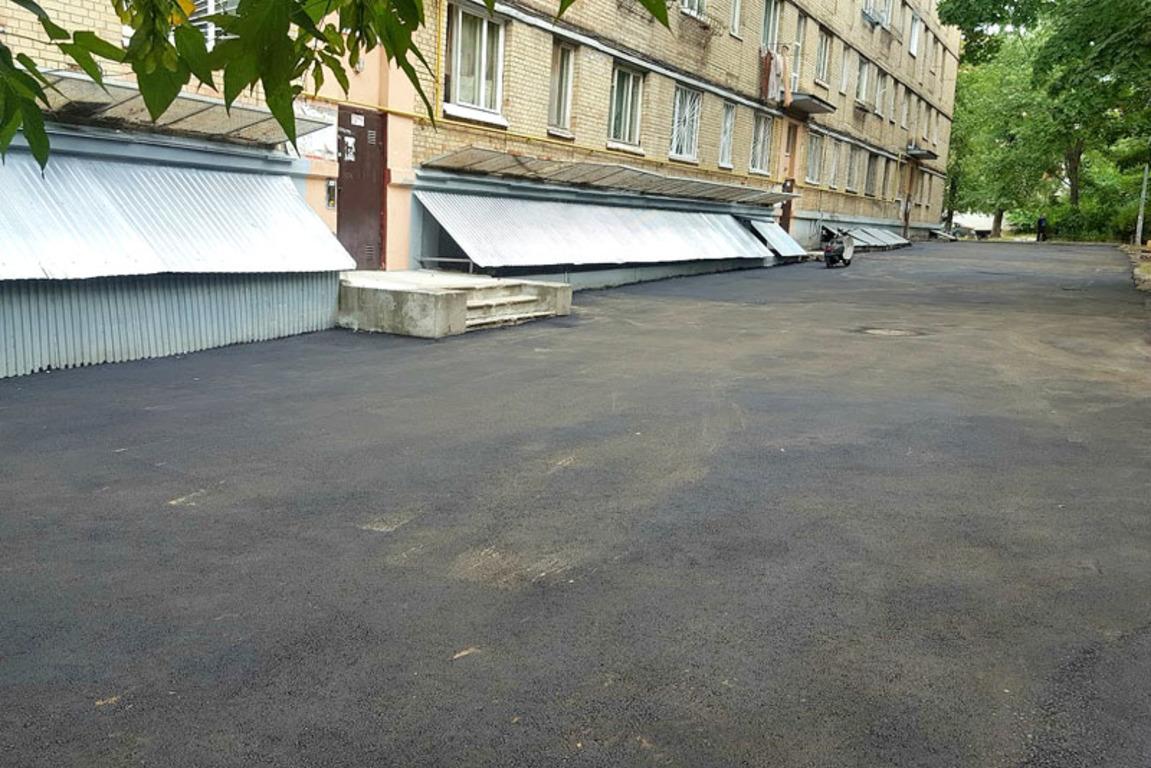 В Соломенском районе отремонтировали более 20 дворов