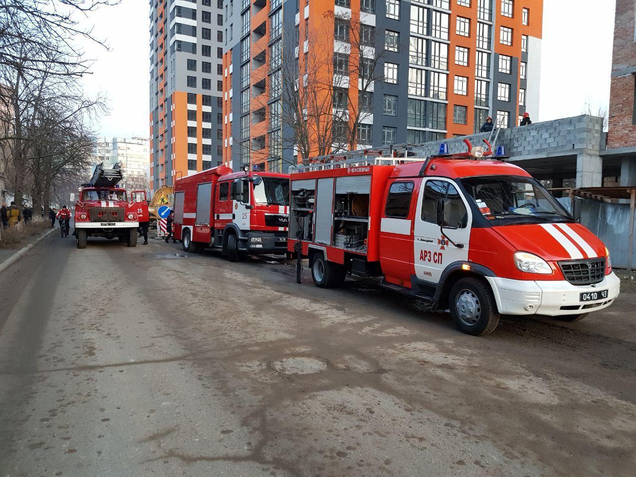 В Оболонском районе второй раз за четыре месяца горела новостройка