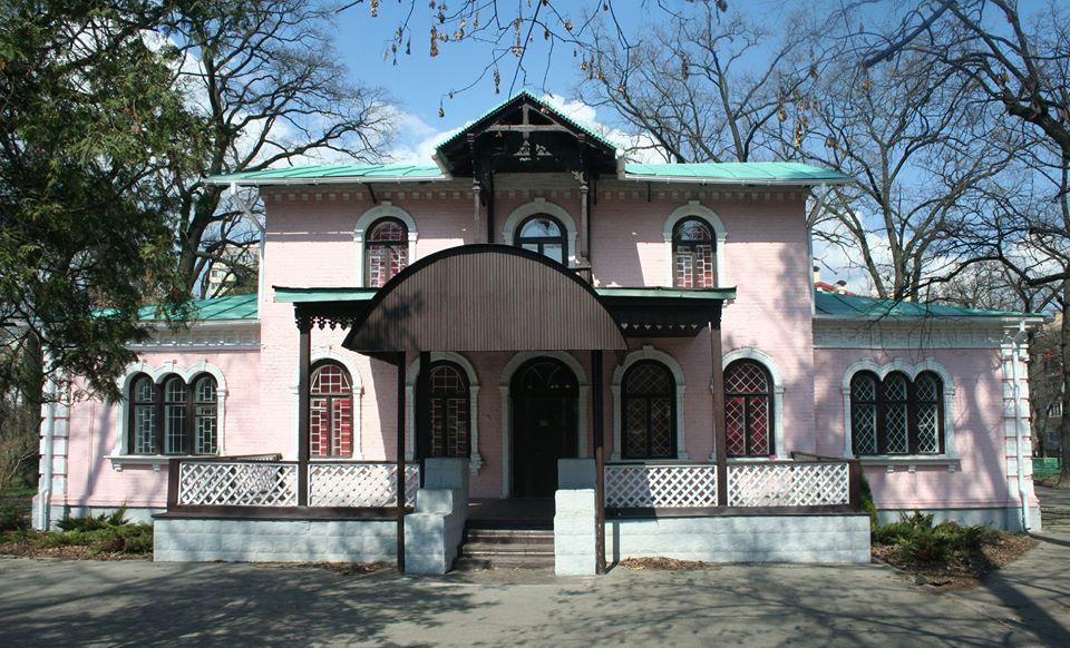 дачный домик - памятник архитектуры