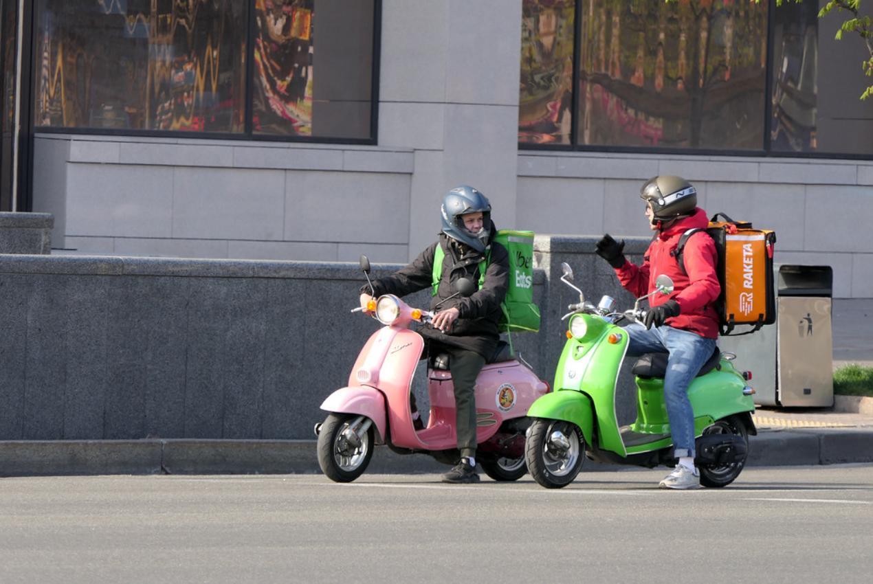 Uber Eats закривається, Raketa стала платною. Що відбувається?