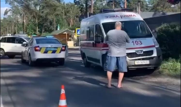 У Бучі джип влетів у швидку, що везла врятовану після утоплення дитину