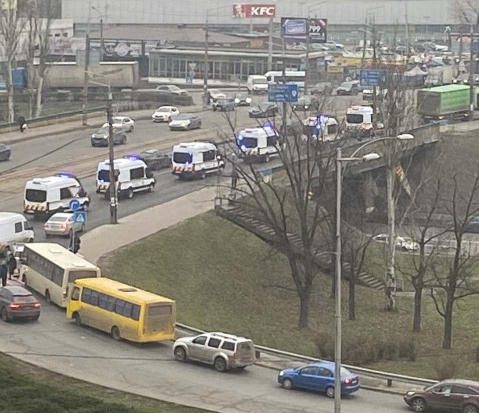 У Києві помітили багато спецавтомобілів – що сталося (ФОТО)