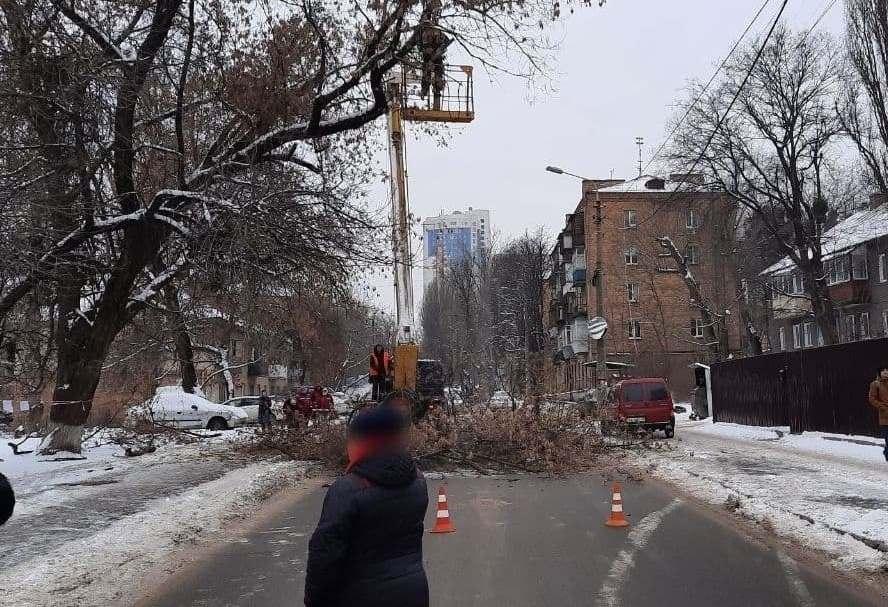 По вулиці Петропавлівській перекрили рух – причина та як об’їхати
