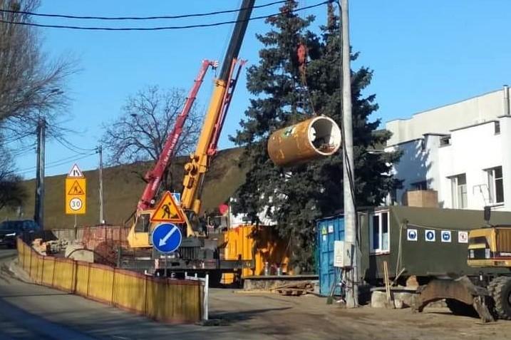 Іди, дощику! На одній із найбільш проблемних вулиць реконструюють ливневку