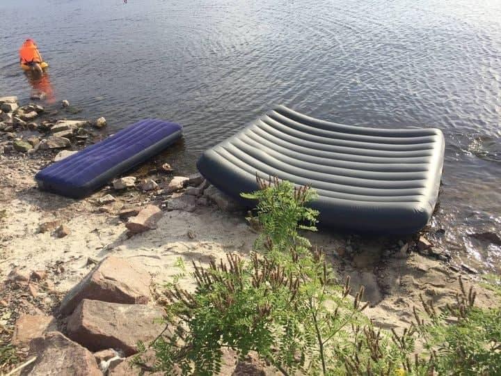 Знайдено тіло батька двох дівчаток, які через матраци потонули на Київському водосховищі