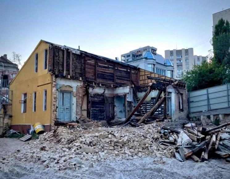 У Києві зносять будинок Зеленських (ФОТО)