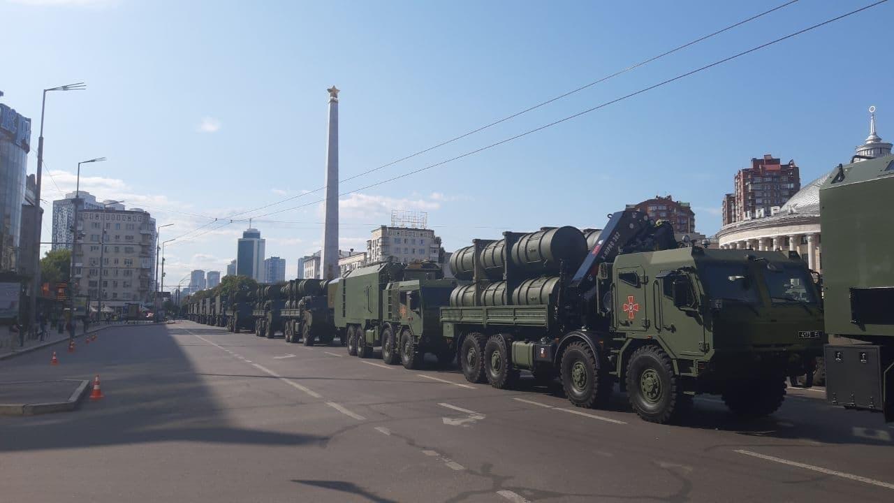Друга репетиція параду: багато техніки та знов масштабні затори (ФОТО, ВІДЕО)