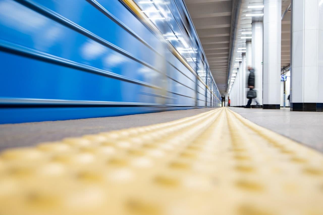 Усі станції метро працюють у звичайному режимі