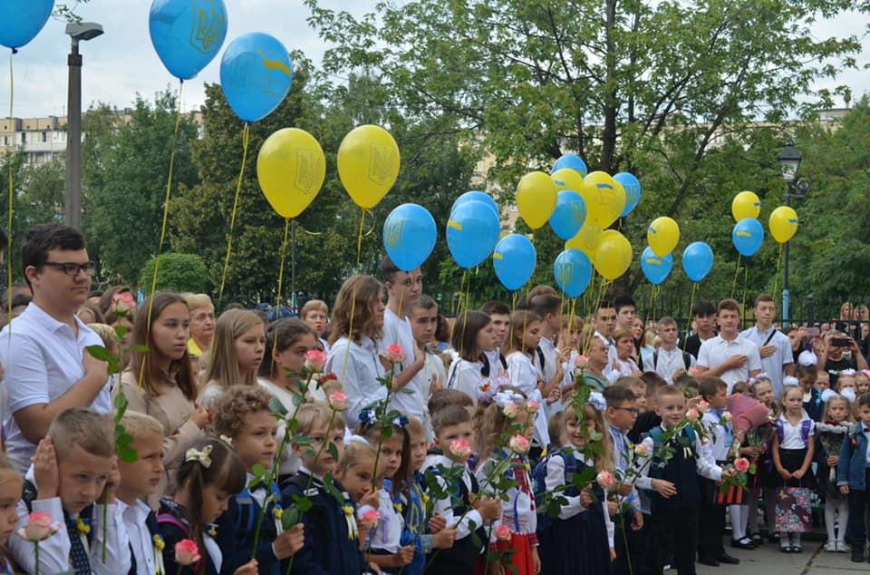 Батьки майбутніх першокласників вперше можуть подати заявку до школи онлайн