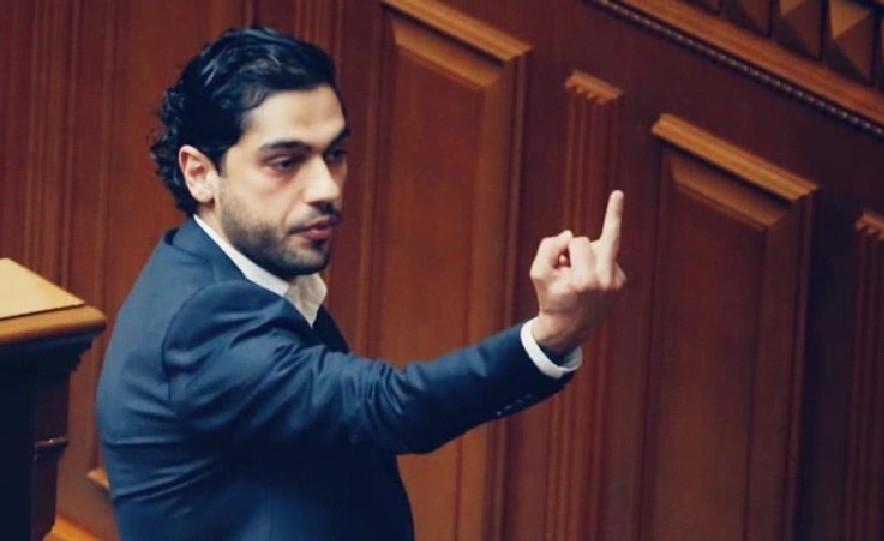 Середній палець Зеленському: суд відмовився змінити запобіжний захід Леросу