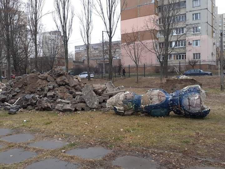 знищені скульптури художника Володимира Федька