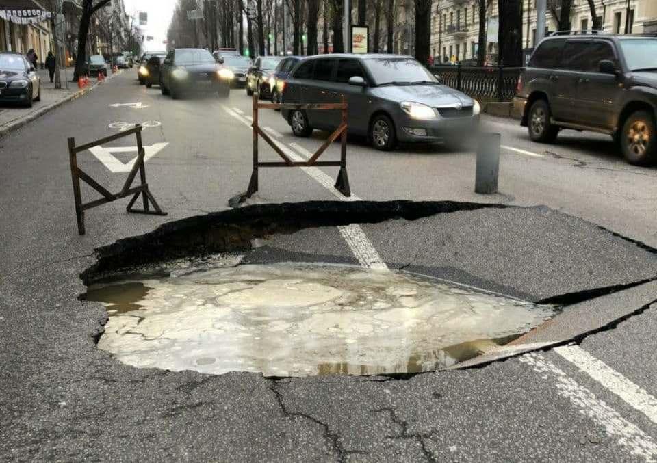 Провалля на бульварі Шевченка – рух відновлено