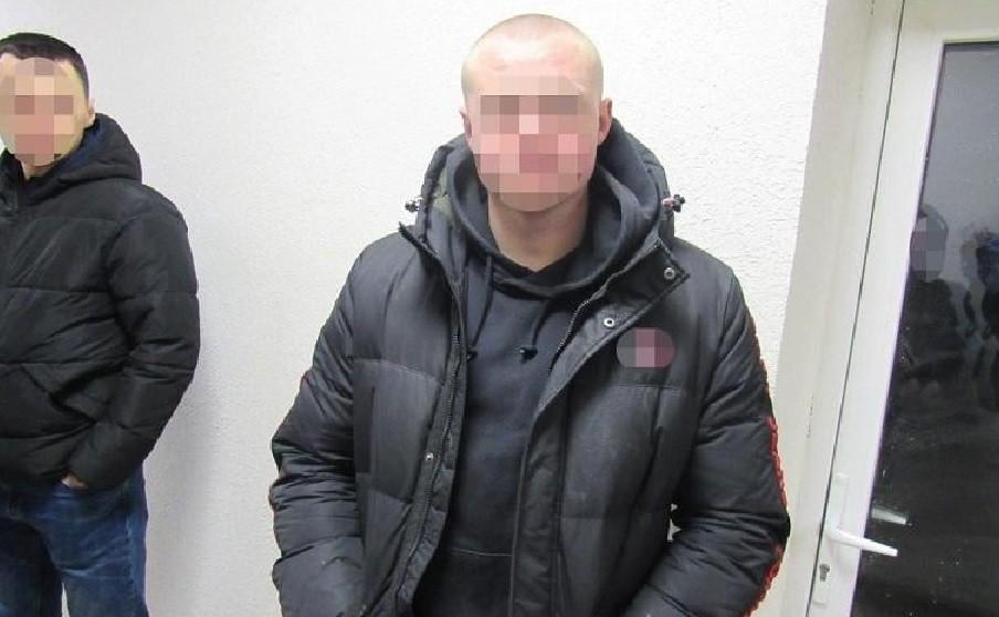 На Бажана чоловік влаштував стрілянину через ремонт у сусіда (ФОТО)