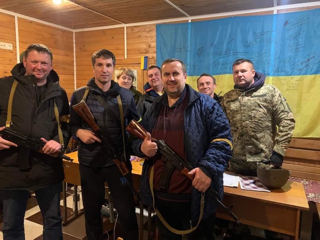 Легендарні боксери Котельник та Дзінзірук готові дати по зубах окупантам