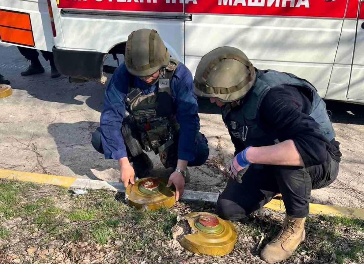 вибухотехніки, розмінування