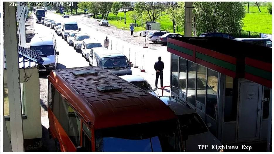 Після вибухів у Придністров’ї запровадили “червоний рівень терористичної небезпеки”. На КПП черги