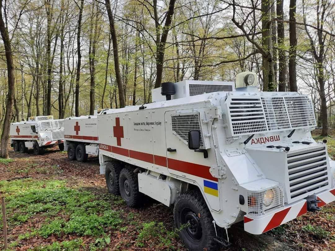 Окупанти цинічно вкрали 106 автівок «швидкої допомоги»