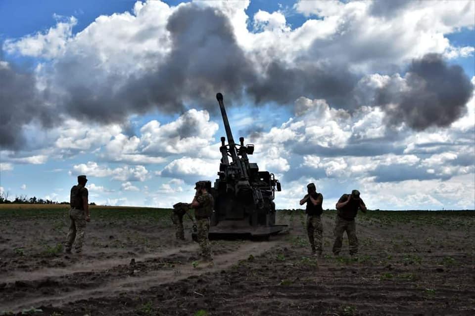 наші стріляють