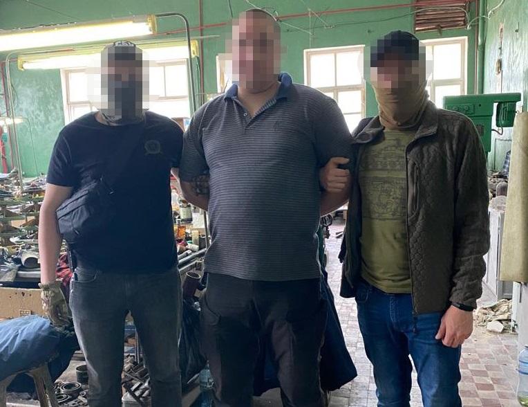 Працівник оборонного підприємства в Києві виправдовував дії окупантів