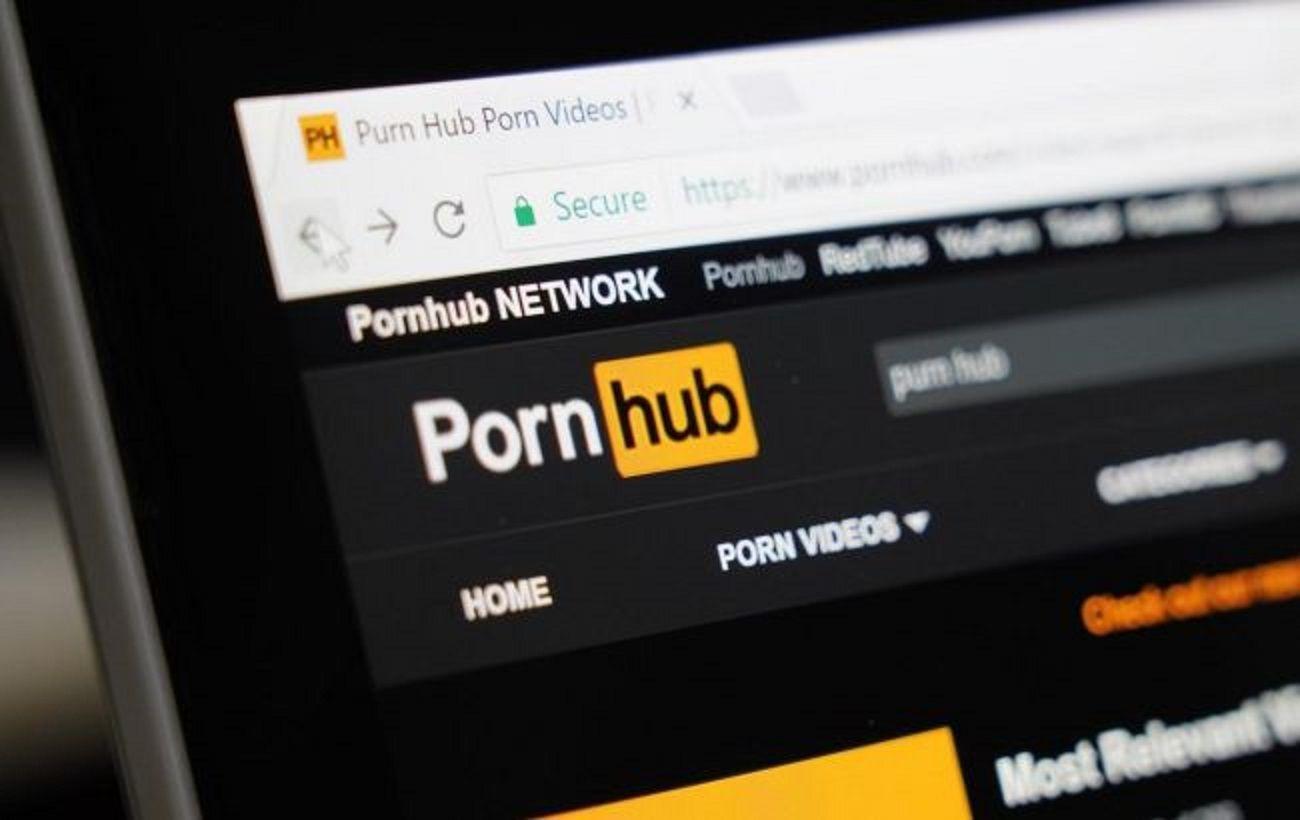 Pornhub звільнив єдиного співробітника росіянина
