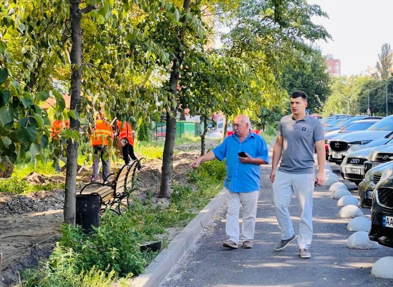 У сквері по вулиці Калнишевського облаштовують пішохідну зону