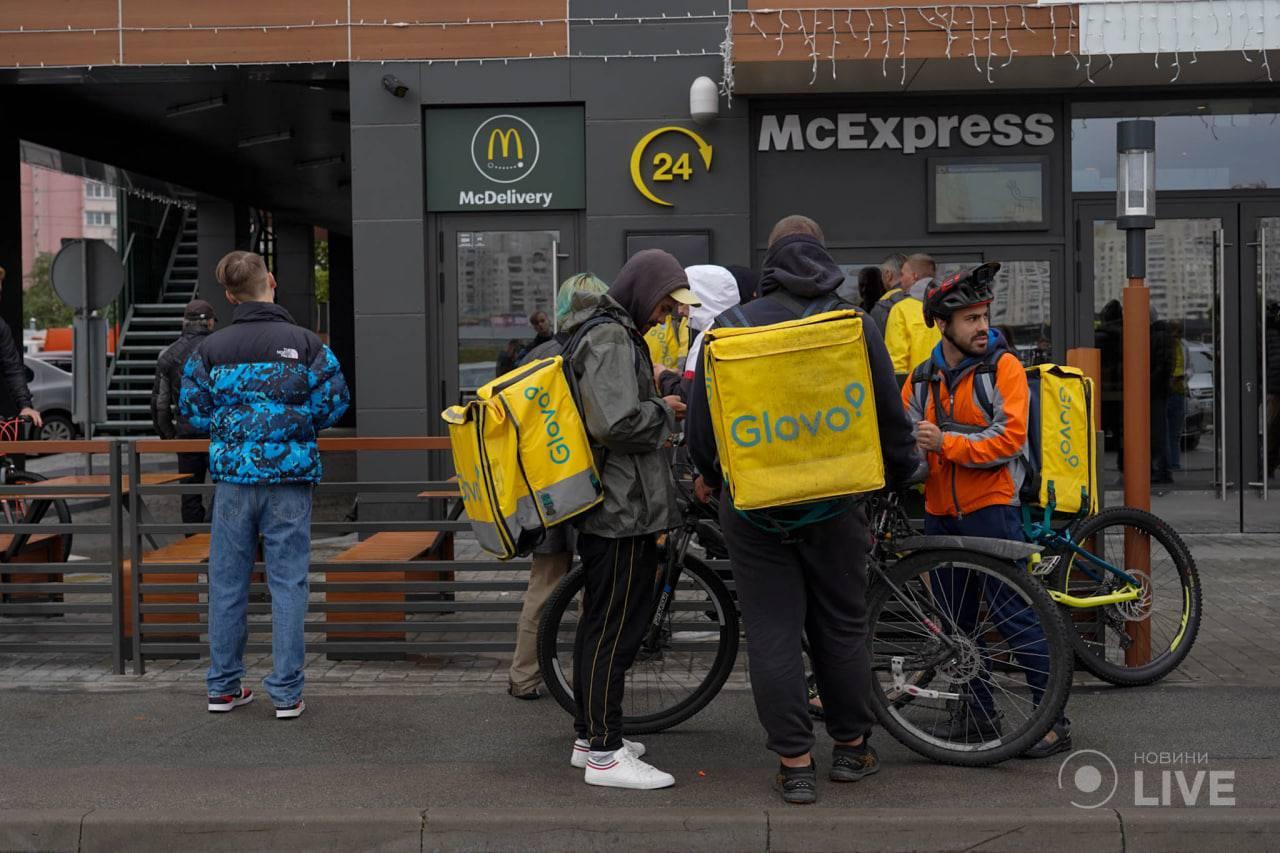 Перший день роботи McDonald’s в Києві: кількість замовлень в службі доставки зросла на 442%