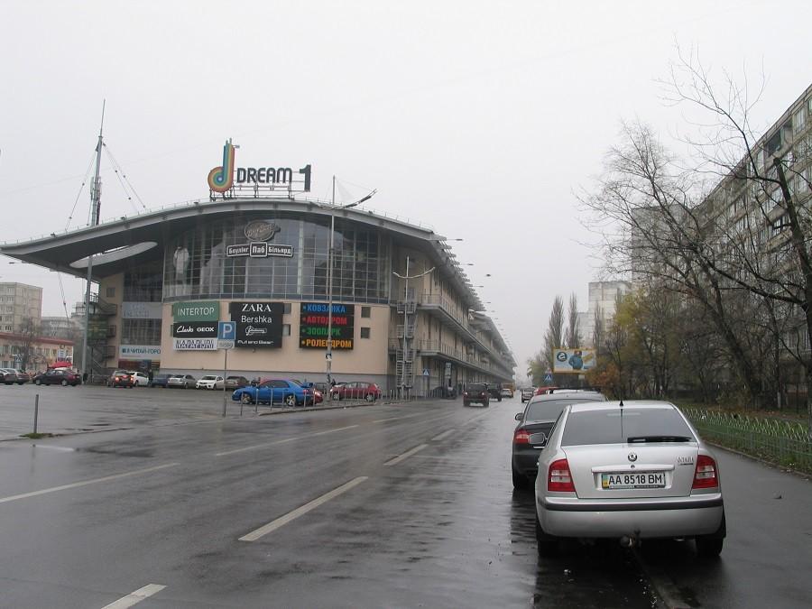 Оболонський проспект оновлюють: скільки обмежуватимуть рух транспорту