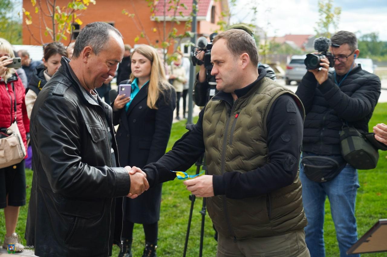 Понад 50 родин військовослужбовців отримали нові квартири у Бучі