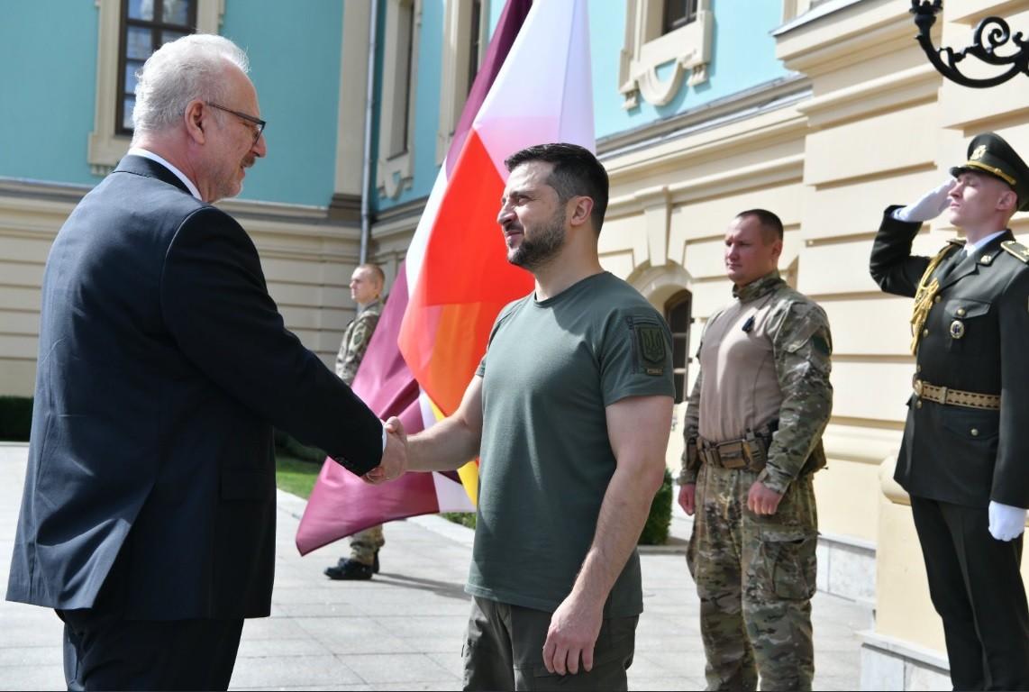До Києва приїхав президент Латвії