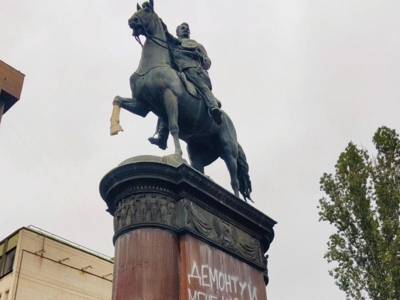 пам'ятник щорсу