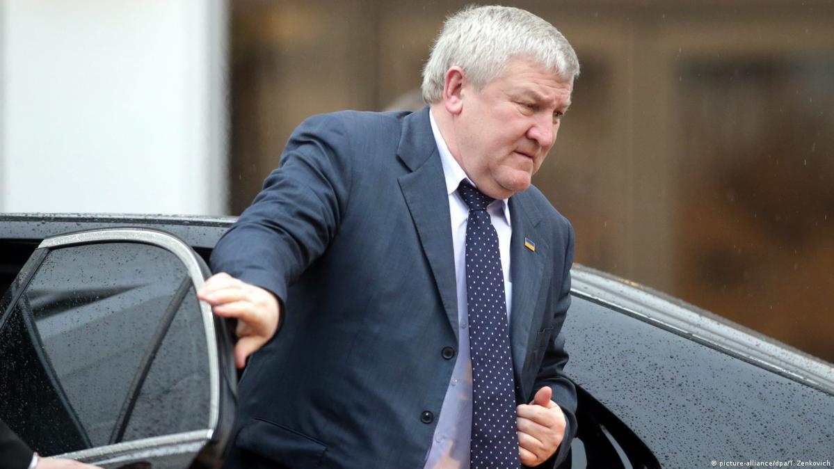 Погодження “Харківських угод” на користь рф – суд дав добро на арешт ексміністра оборони України Єжеля