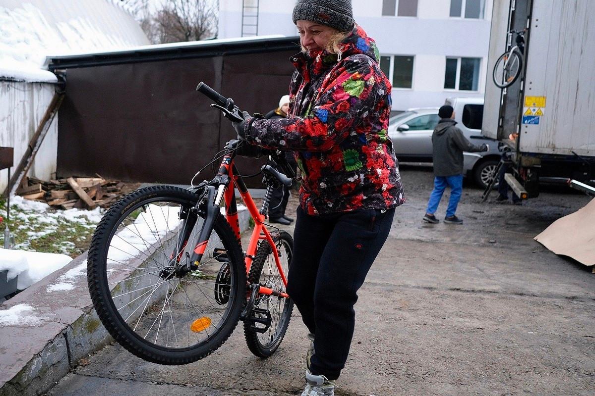 Велосипедисти Києва збирають на двоколісні для жителів постраждалих від окупантів громад