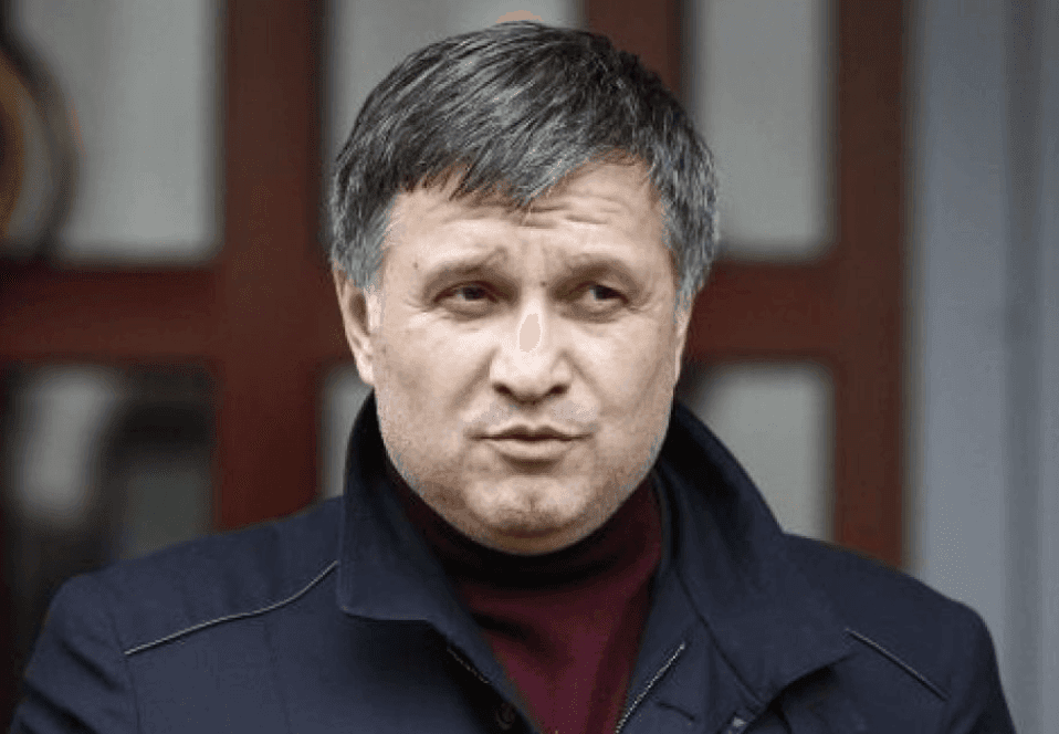 Розслідування авіакатастрофи у Броварах: правоохоронці прийшли з обшуками до ексміністра Авакова