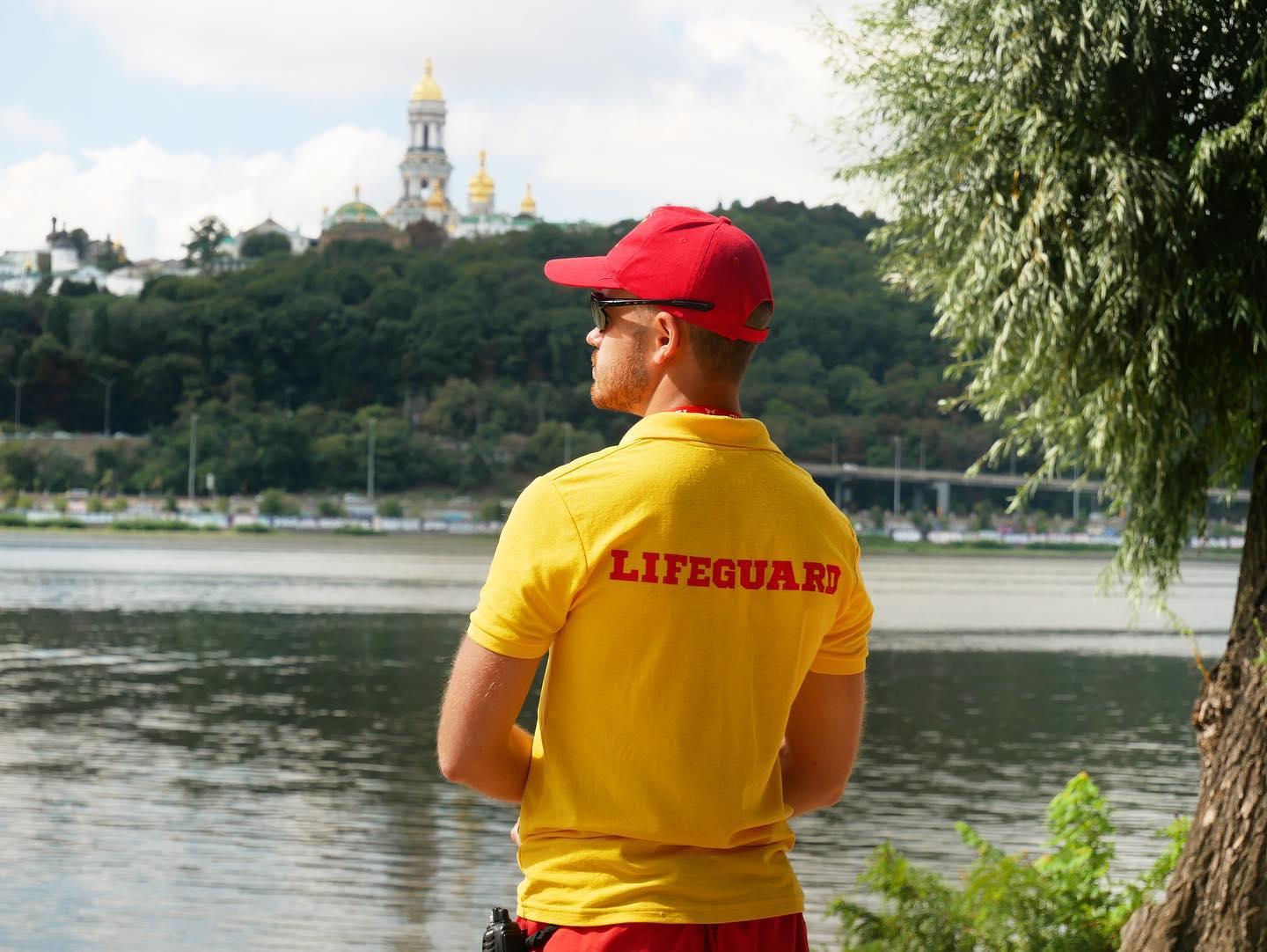 Літо близько. У Києві стартував набір в команду пляжних лайфгардів