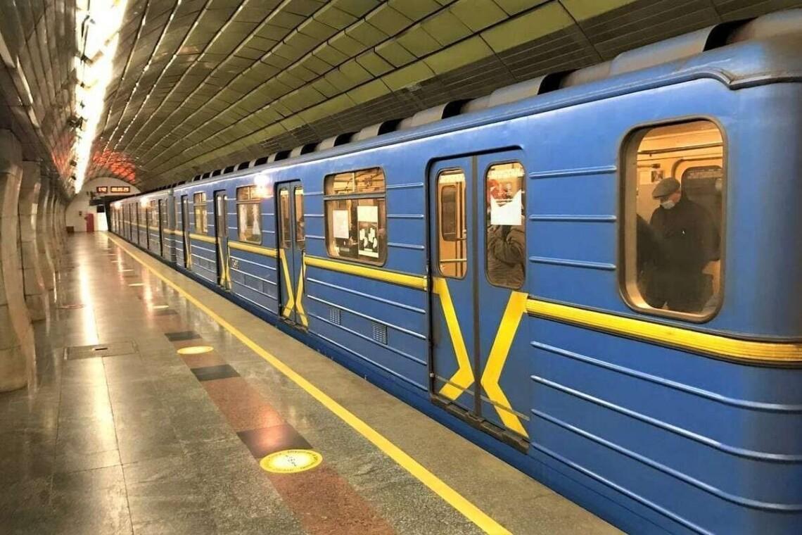 Метро Києва скорочує інтервал руху