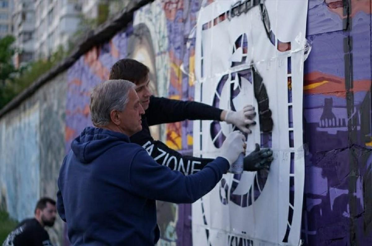 Визволяв Ірпінь, Бучу та Гостомель: у Києві присвятили графіті Олександру Грянику, що загинув у Маріуполі (ФОТО)