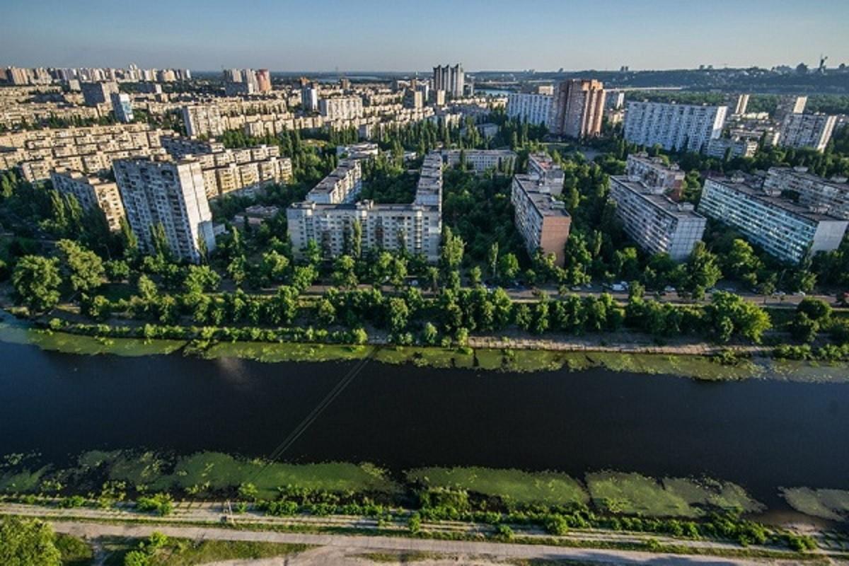 За спортивною базою підуть ЖК, ресторани, разгуляї: смугу первозданної природи на Русанівській набережній хочуть забудувати