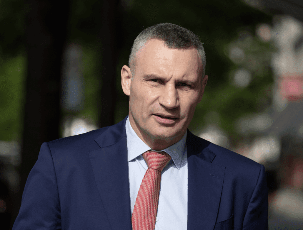 «Ми обов’язково повернемо Крим»: Кличко привітав кримських татар з національним святом