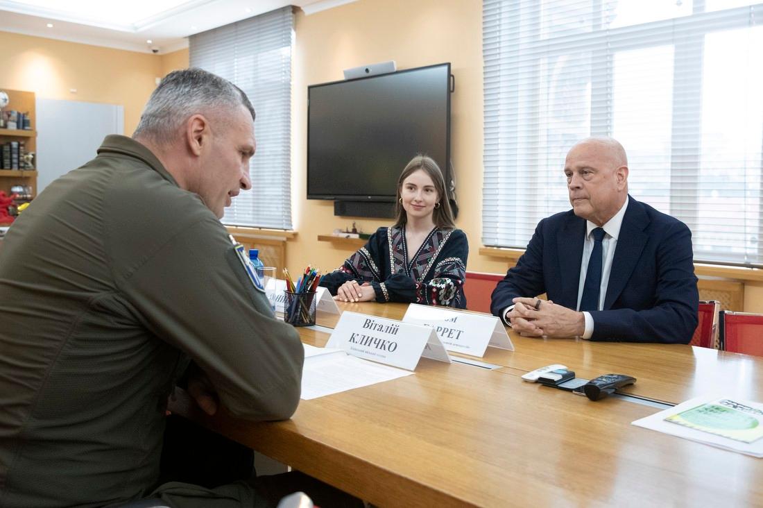 Підтримка та допомога: Кличко зустрівся з Генсеком міжурядової коаліції “Спільнота демократій”