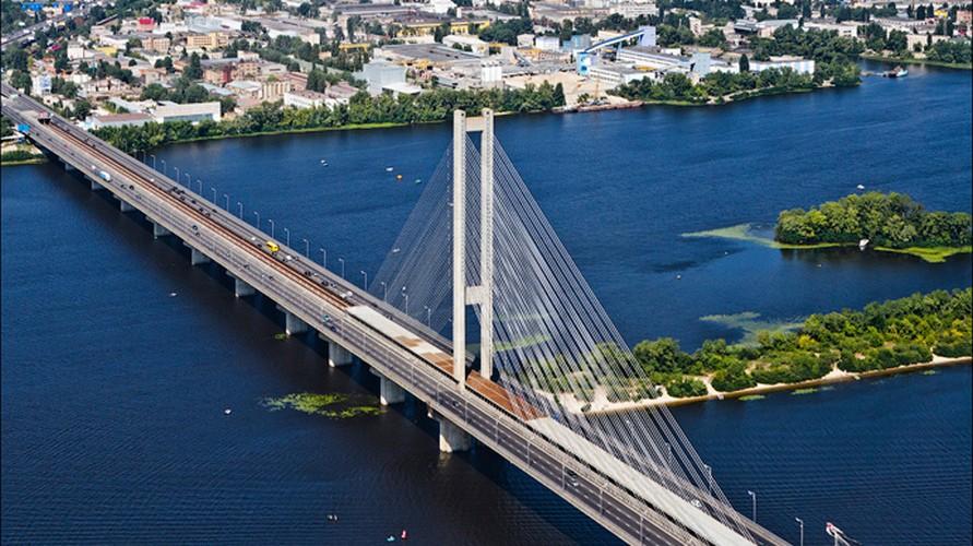 З’ізди на Столичне шосе та Печерськ біля Південного мосту закриті для проїзду транспорту 