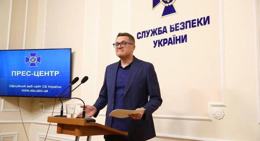 Баканов грає у футбол у Конча-Заспі, кримінальних справ проти нього нема, але суд має встановити навіщо він призначав у СБУ зрадників – Костенко 
