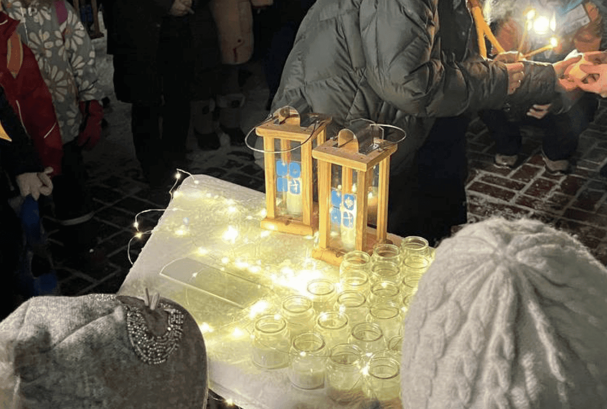 У Софії Київській Вифлеємський вогонь передали військовим і волонтерам