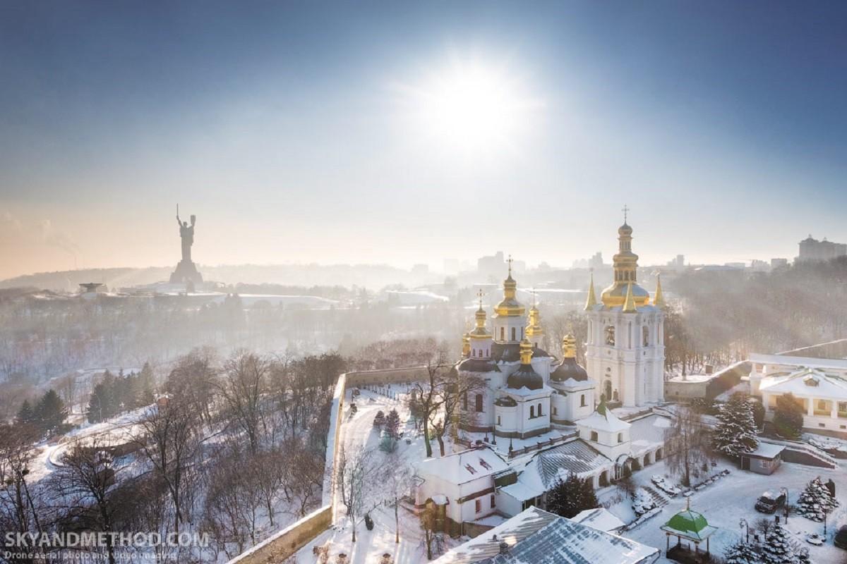 Київ від початків: Повернення Києво-Печерської лаври, що побачила СБУ та які сторінки української історії розкривають святі ченці