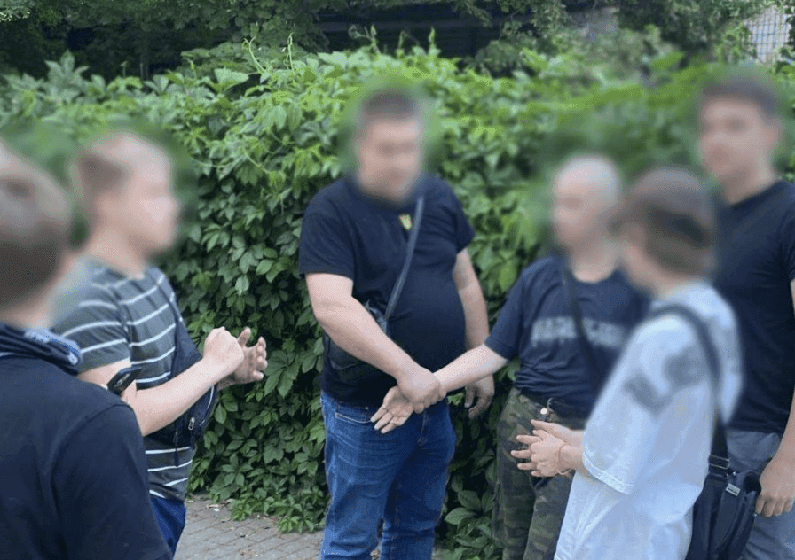 На Солом’янці підлітки розпилили в обличчя іноземцю газовий балончик