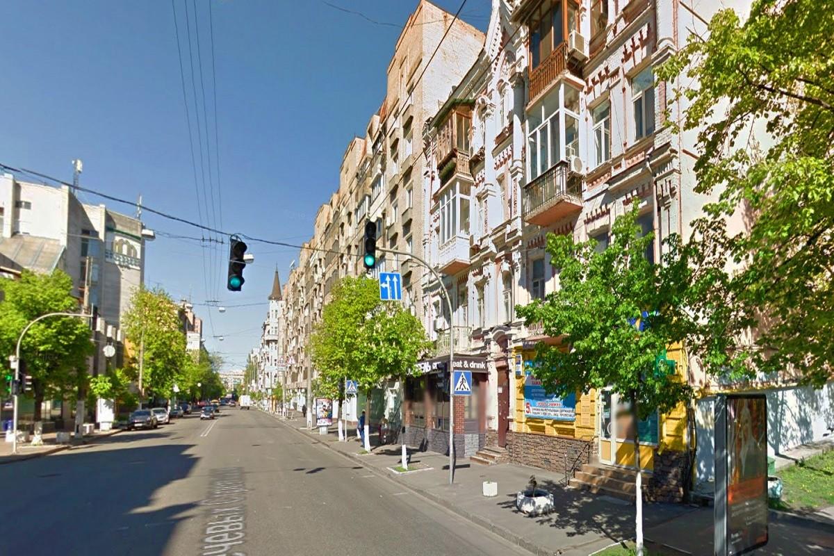 На місці спортмайданчика та під історичним домом: як “Тургенєв Білд” відхопив землю під забудову