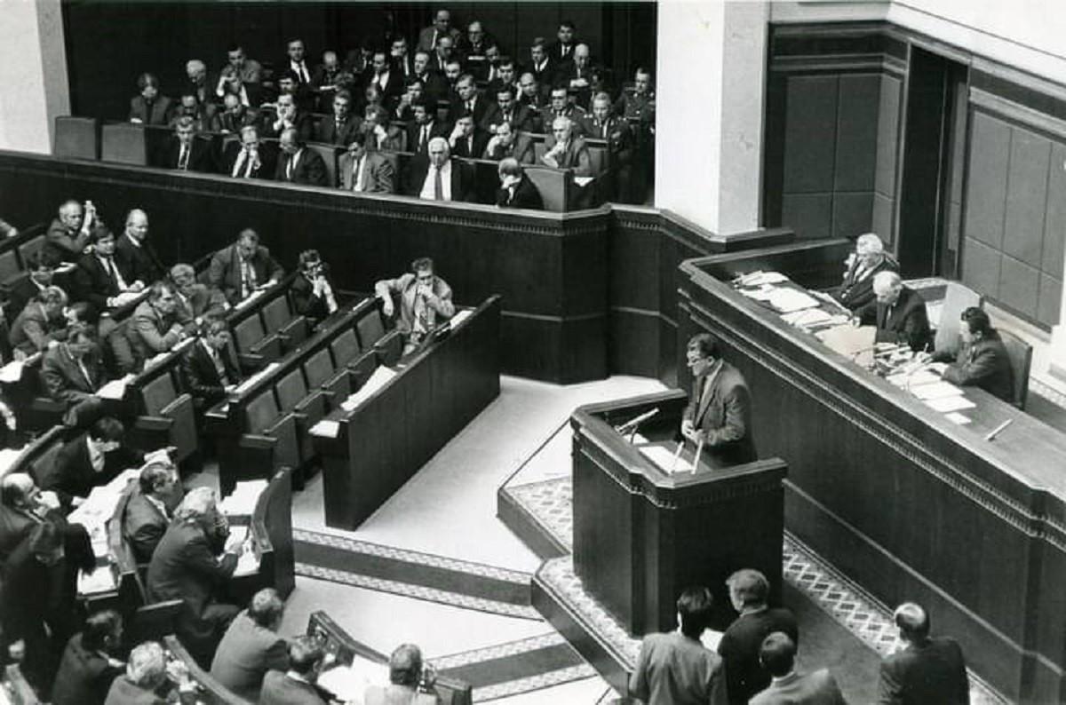 Кроки до свободи від 24 серпня 1991 року до початку 21-го століття – історична рестроспектива