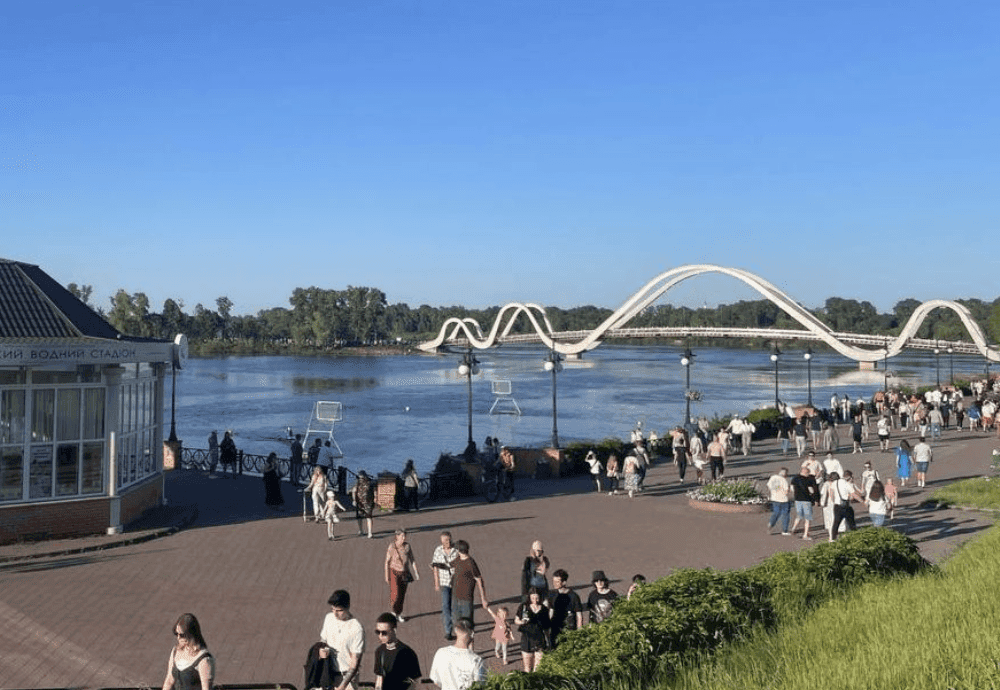 З моменту відкриття моста-хвилі Оболонський острів відвідали вже 500 тисяч гостей